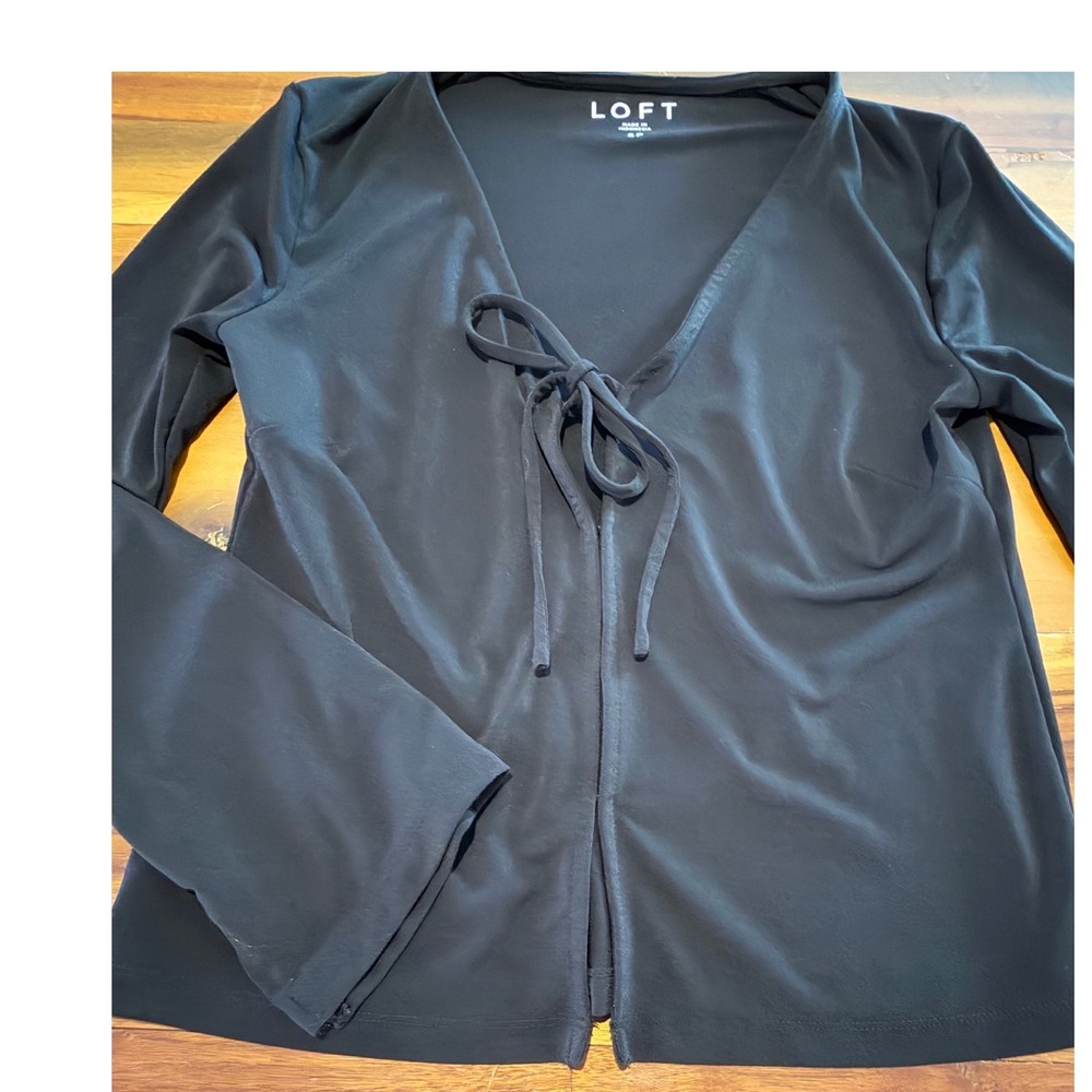 LOFT Women Black Long Sleeve Tie Front V-Neck Top Split Cuff Size SP Whimsygoth